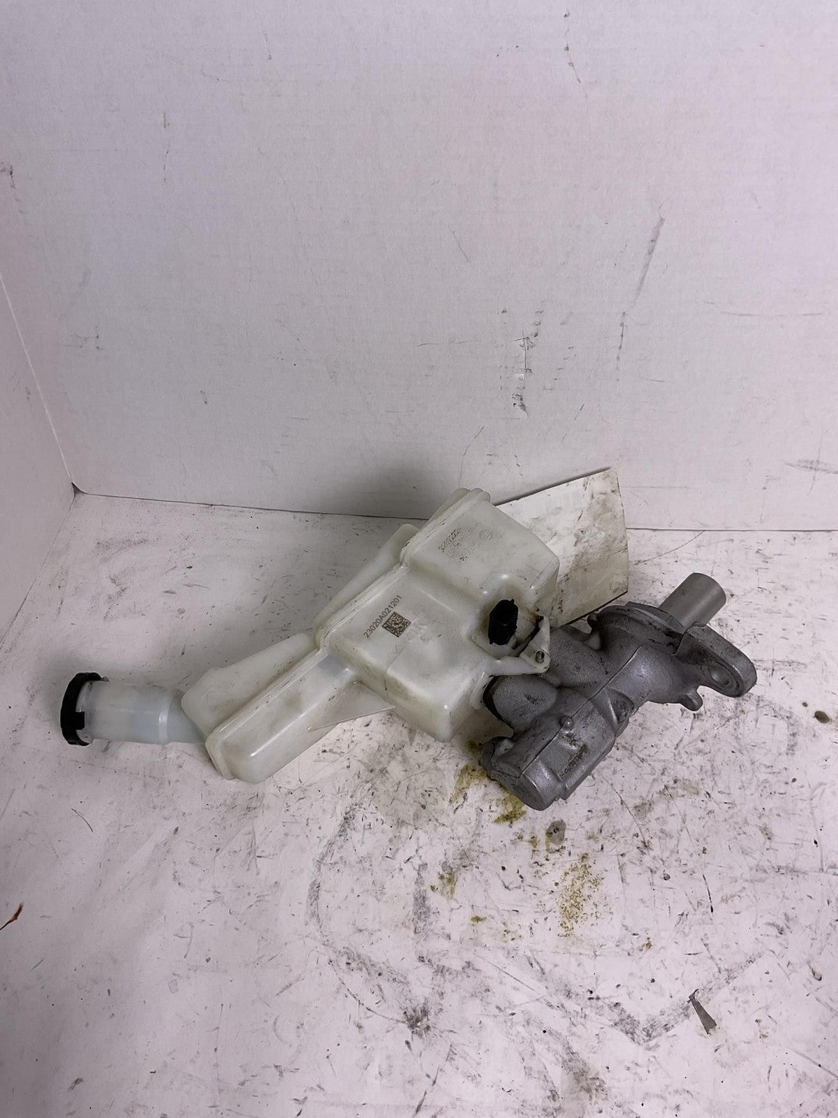Master Cylinder NISSAN VERSA 20 21 22 23 240